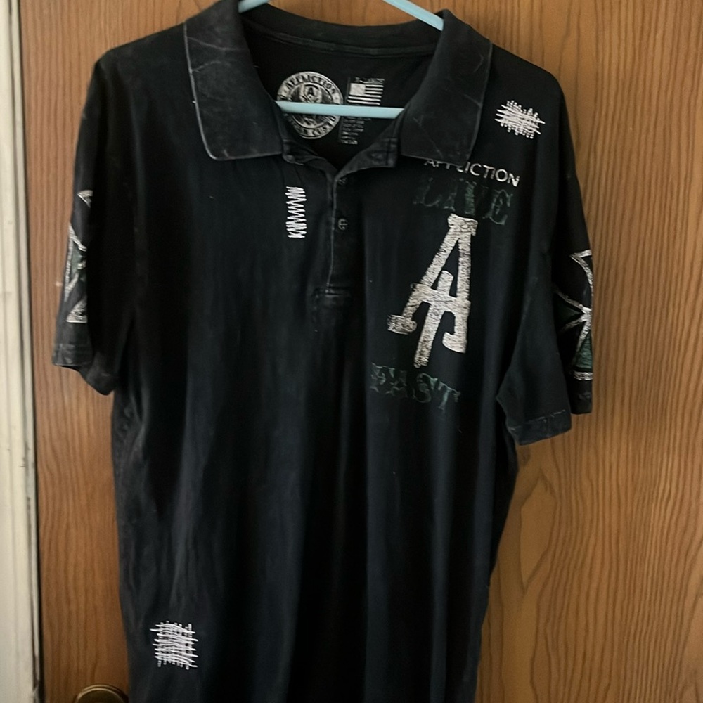 Affliction collared shirt 3 buttons, white stitching here and there.